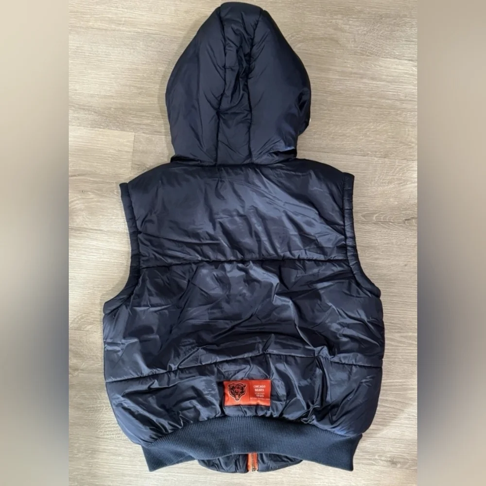 Chicago Bears NFL Puffer Vest Women's Size XS By Erin Andrews NWT - Picture 2 of 3